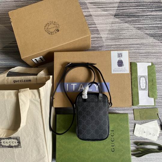 Gucci  672952 12x16x7cm CN  (2)